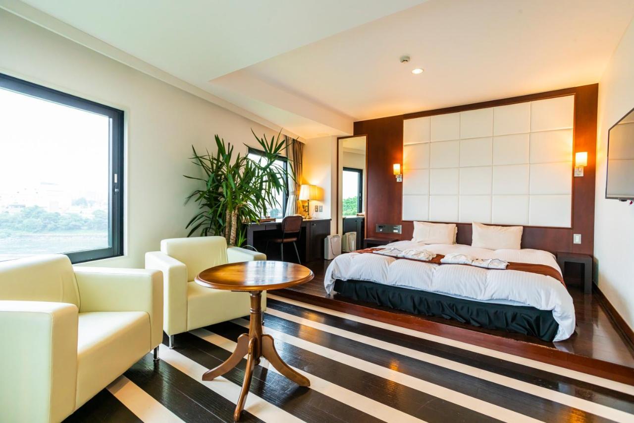 Hotel Sanderson Maebashi Bagian luar foto